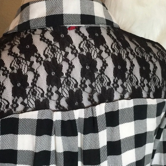BONGO Black & White Button Down Top W/Blk Lace EUC - Picture 4 of 7